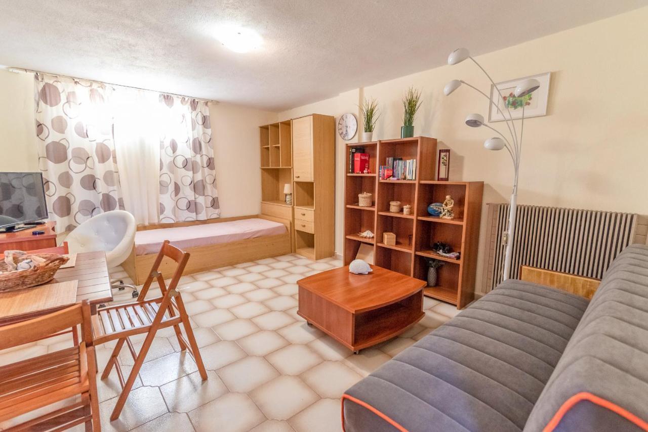 Pine Trees Apartment Preveza Exterior foto